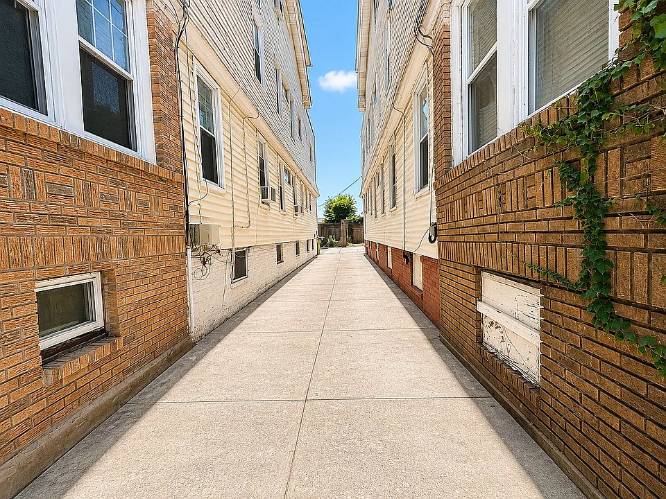1st image of 78 Wolcott Ter APT 3