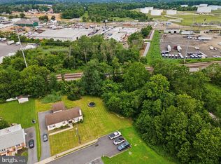 328 Belvue Ter, Aston, PA 19014