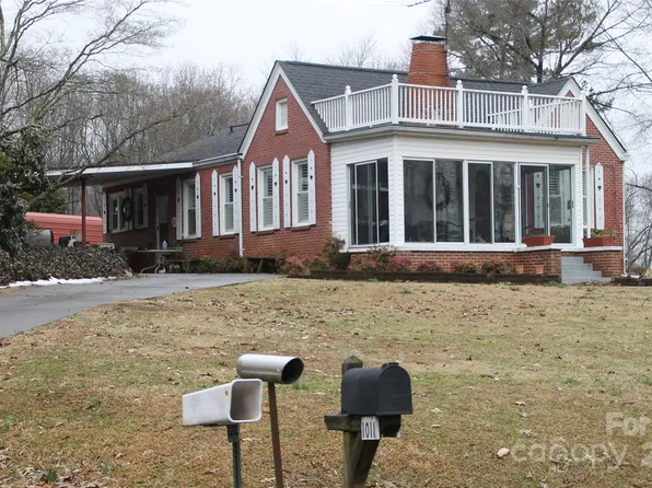 1011 N 14th St, Bessemer City, NC 28016