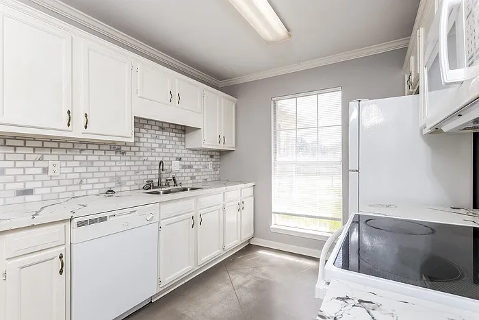102 Red Oak Cv — Photo 5