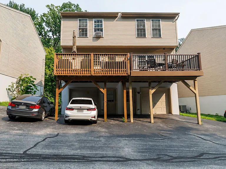 276 Parker Ave — Photo 21
