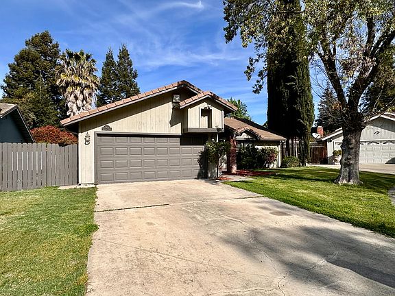 3rd image of 2915 Raintree Ct