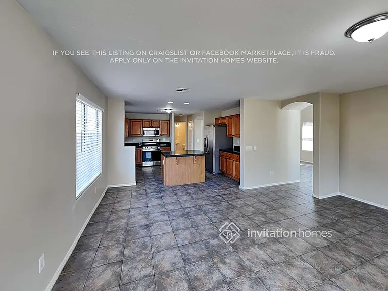 11401 W Windsor Ave — Photo 7