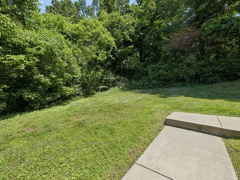 91 Valley View St — Photo 28