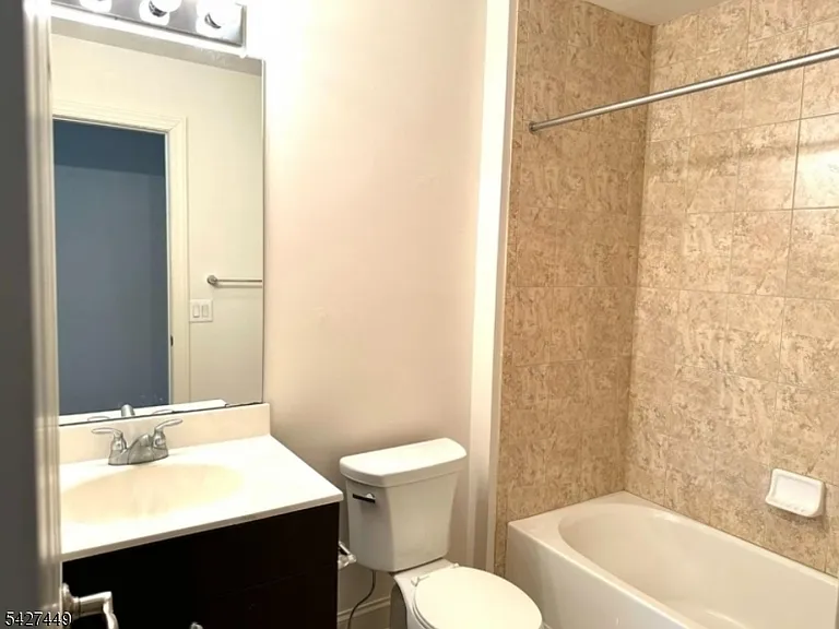 64 Bloomfield Ave — Photo 11