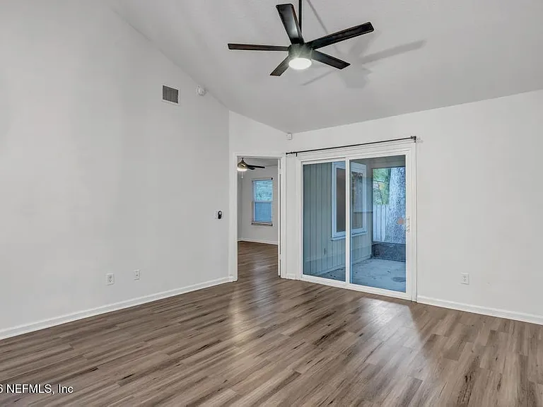 3105 Coral Reef Dr — Photo 7