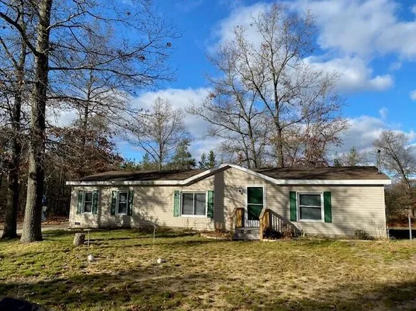 6075 Russell Rd, Twin Lake, MI 49457