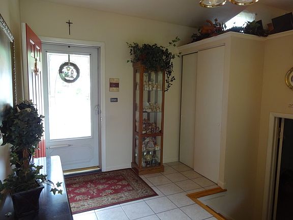 3rd image of 7302 Larchwood Ln