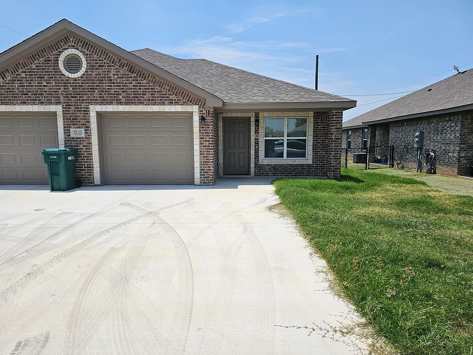 1st image of 110 Surrey Ln