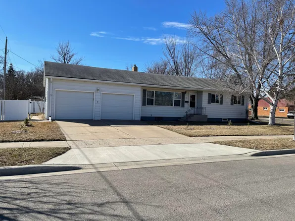 702 15th Ave SE, Aberdeen, SD 57401