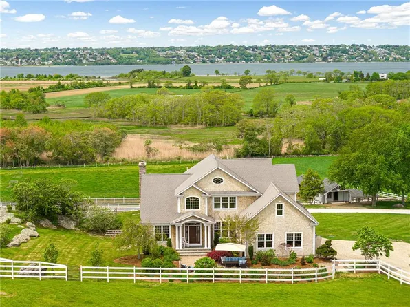 3333 Main Rd, Tiverton, RI 02878