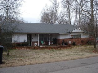 1529 E Farrall St, Shawnee, OK 74801