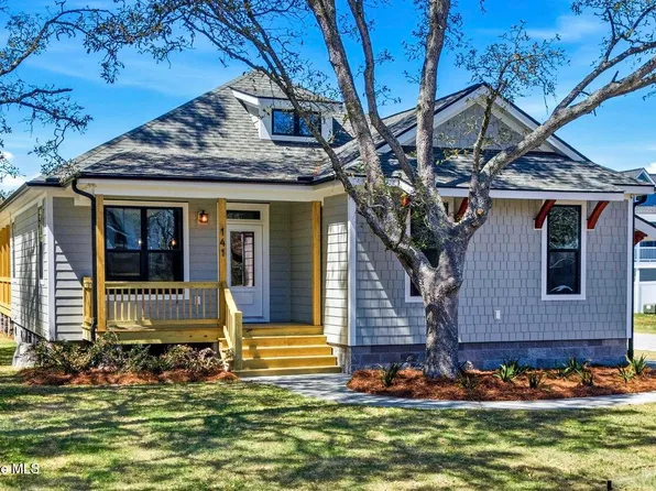141 NE 39th Street, Oak Island, NC 28465