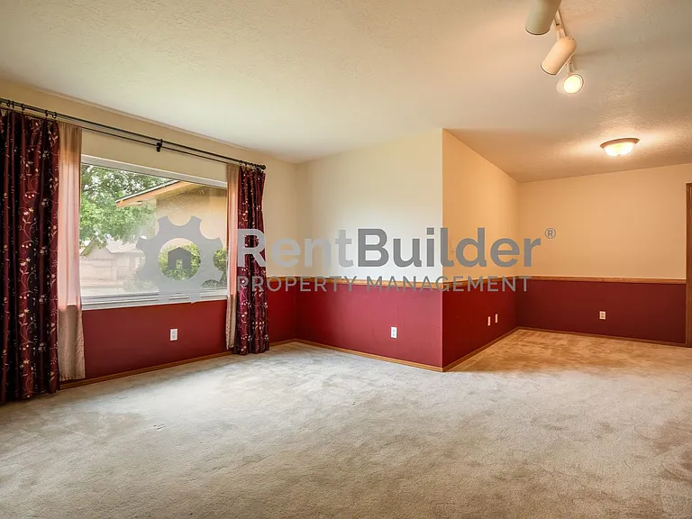 7617 Union St NE — Photo 5