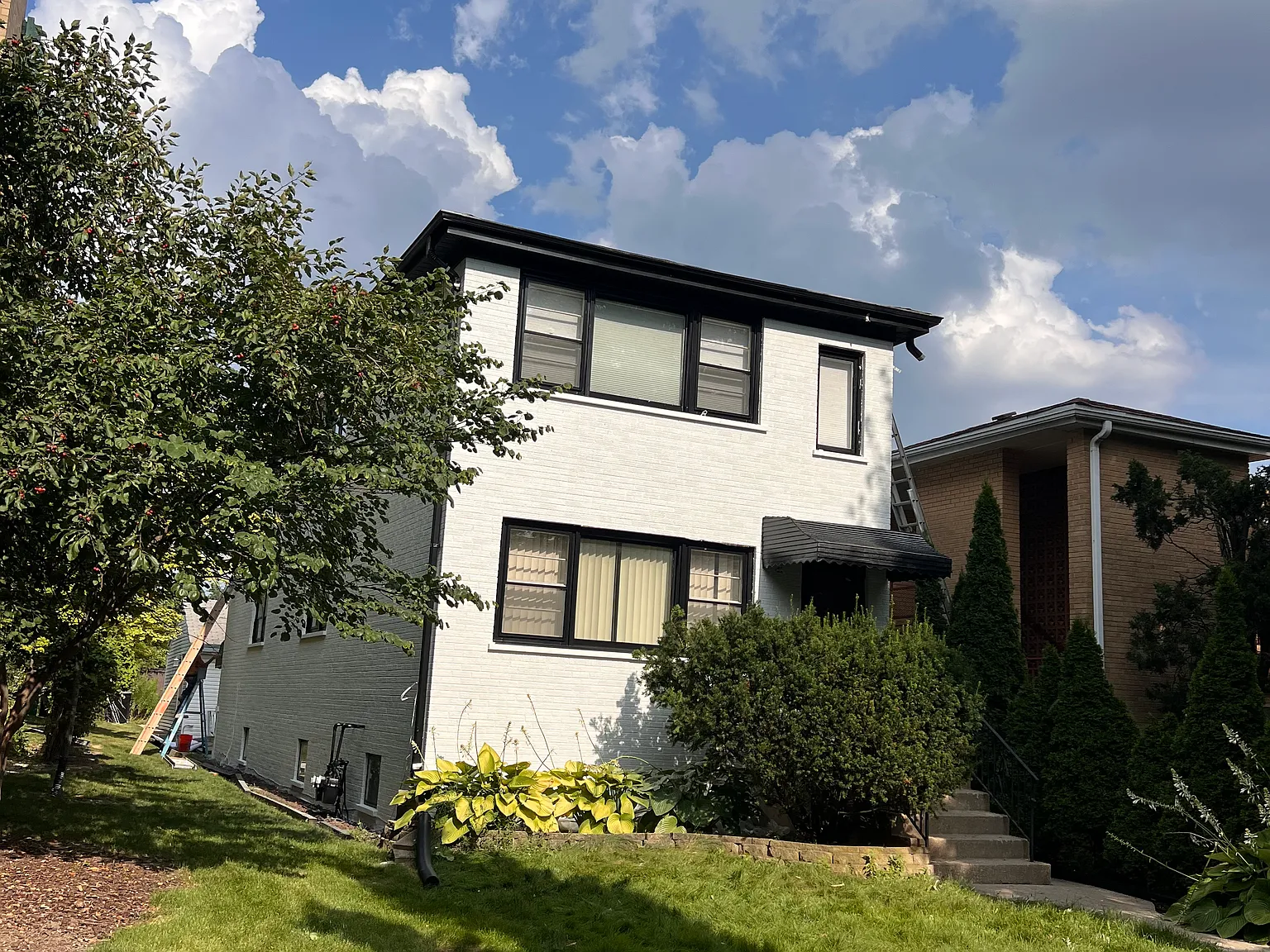 3 bed, 2500 sqft, $3,400 — Photo 2