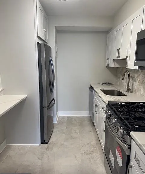 604 S Washington Sq #36-1611 — Photo 5