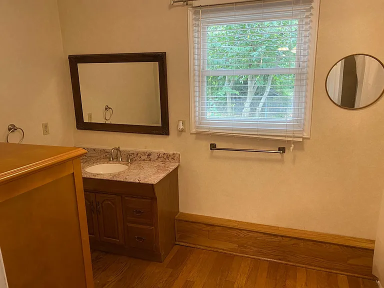 1343 S Battleground Ave — Photo 8