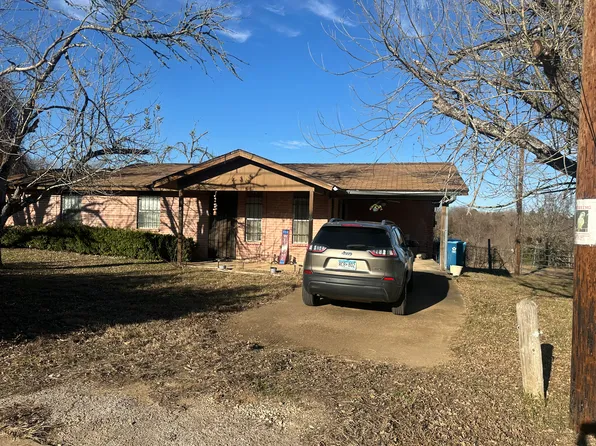 128 Van Buren St, Elgin, TX 78621