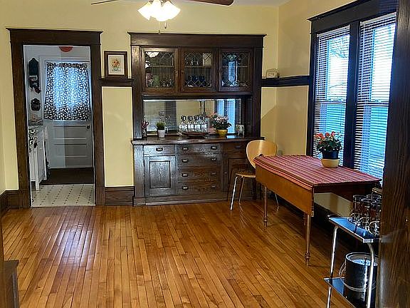 5th image of 3145 Grand Ave S #1