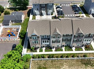 2 Sidney Ln, Stratford, NJ 08084