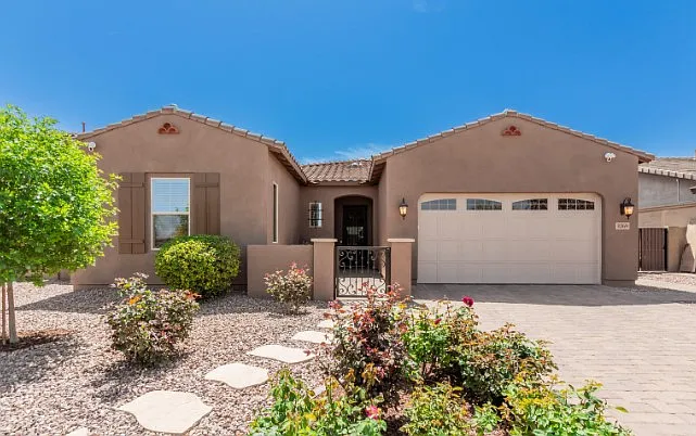 3269 E Ironside Ln — Photo 10