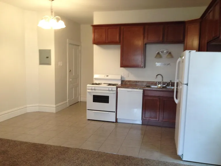 nook area for table / chairs