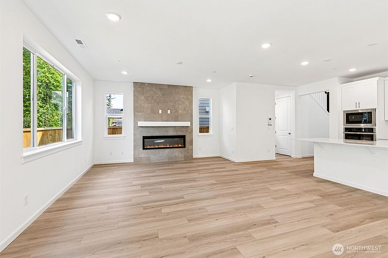 5th image of 4615 85th Avenue NE #30