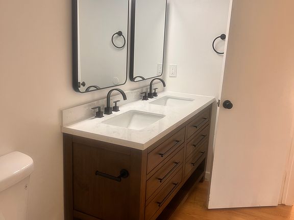 4th image of 20880 Ventura Blvd APT 27
