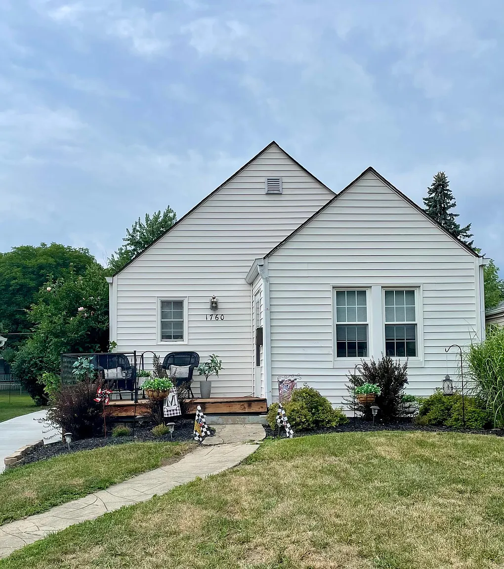 1760 Gerrard Ave photo 1