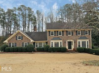 1215 Wynterhall Ln, Dunwoody, GA 30338