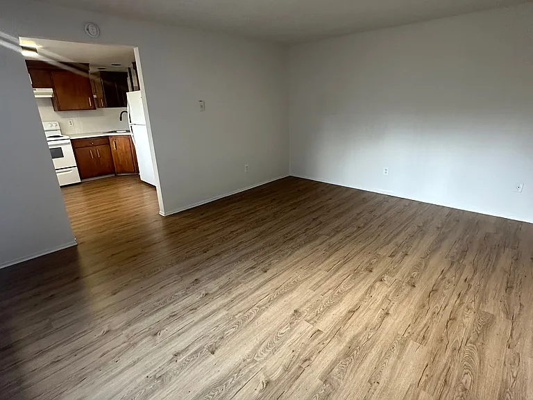 111 N Walnut Rd #8 — Photo 6