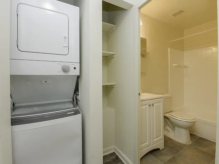 Lexington House Apartment Homes — Photo 11