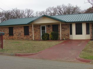 1121 Red Bud Dr, Azle, TX 76020