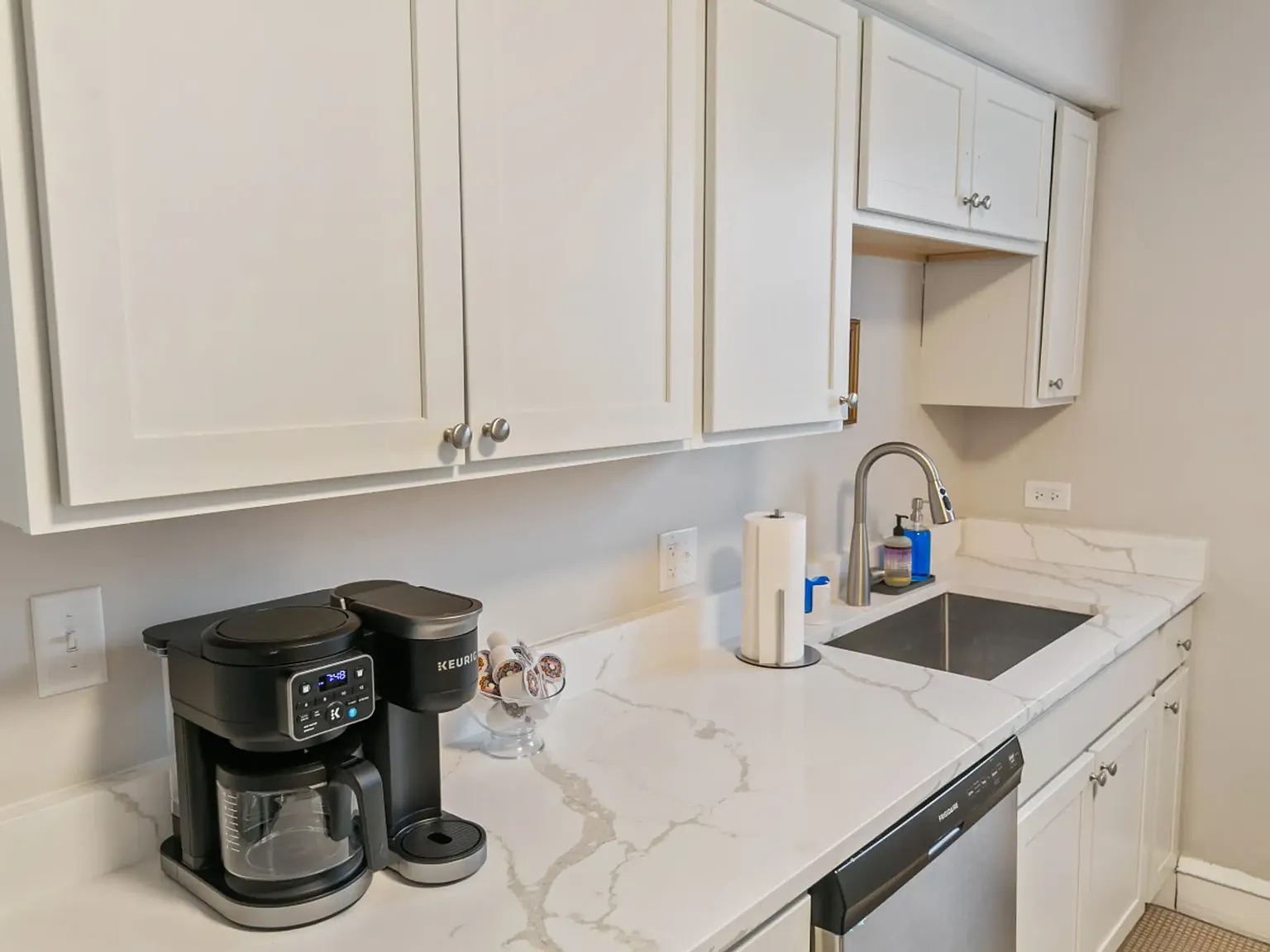 4 bed, 1357 sqft, $3,600 — Photo 4