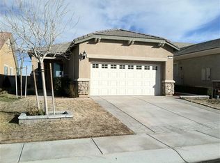 10477 Glen Oaks Ln, Apple Valley, CA 92308