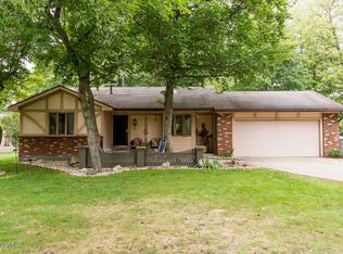 907 Kinney Ave NW, Grand Rapids, MI 49534