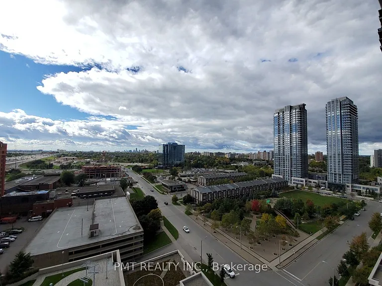 135 Village Green Sq #1421 — Photo 11