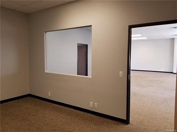 4th image of 417 Forest Ave