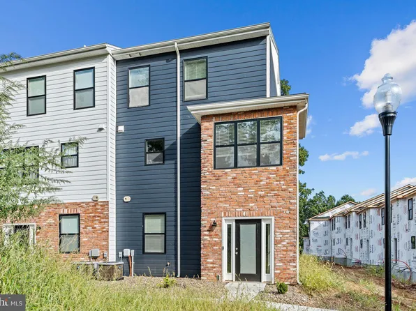 159 High Pointe Dr #16, Hummelstown, PA 17036