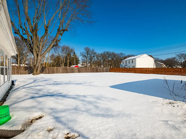 826 Doherty Rd — Photo 50