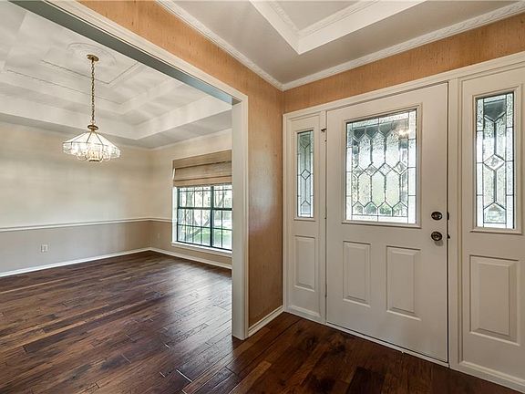 3rd image of 1658 Creekside Dr