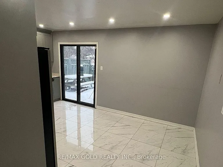 43 Moore St — Photo 4