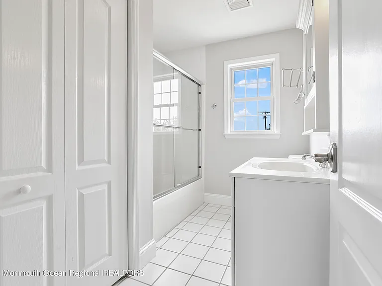 74 Seaview Ave — Photo 13