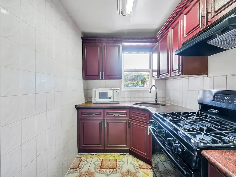 14013 Mulberry Ave — Photo 10