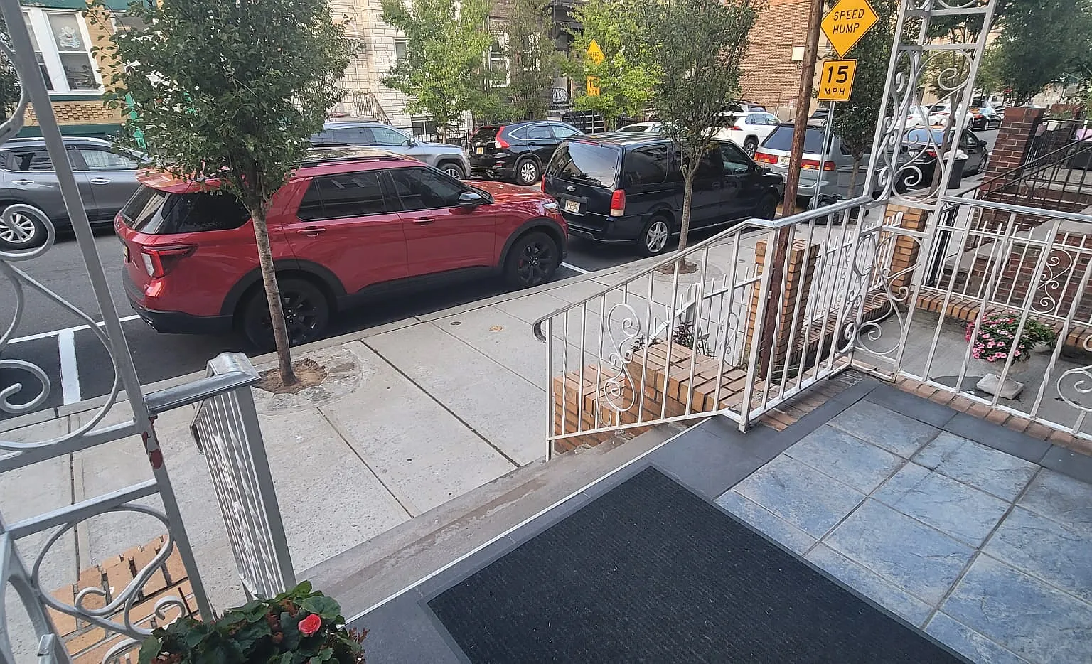 2 bed, $2,400 — Photo 3