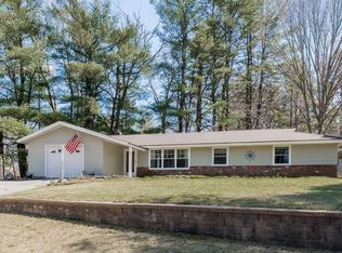 3 Allen Ln, Ipswich, MA 01938