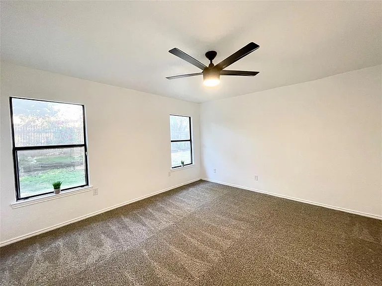5704 Sterling Green Trl — Photo 34