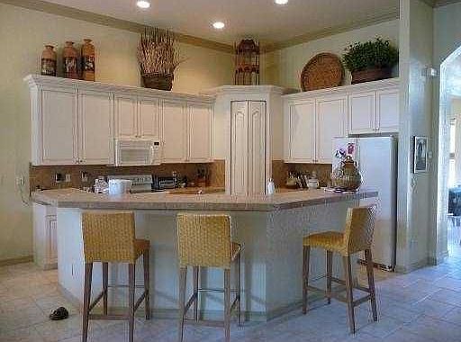3rd image of 7246 Vesuvio Pl