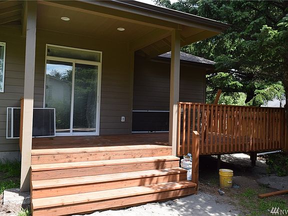 3rd image of 1480 Storm King Ave SW