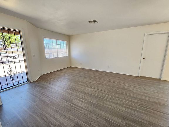 4th image of 74203 Cactus Dr